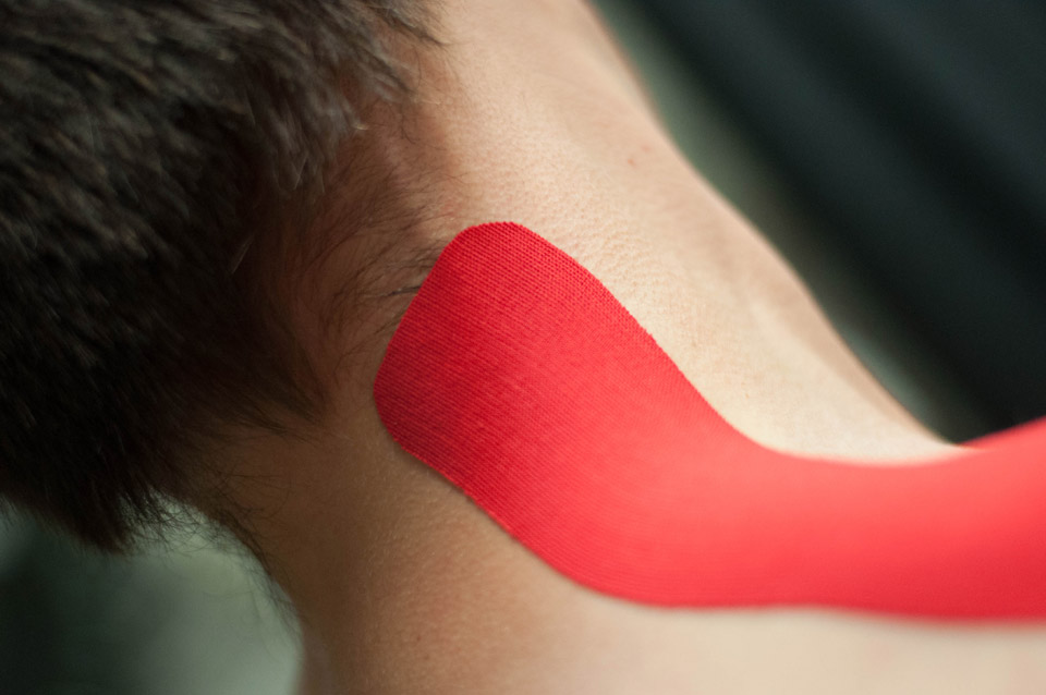 Begeleide oefentherapie in de oefenzaal van de praktijk